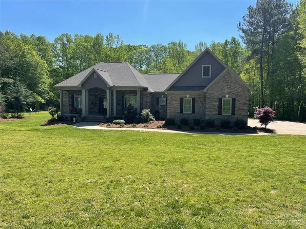 102 Barbour St, Cherryville, NC 28021