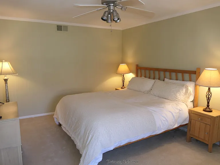 2360 Miramonte Cir W #F — Photo 13