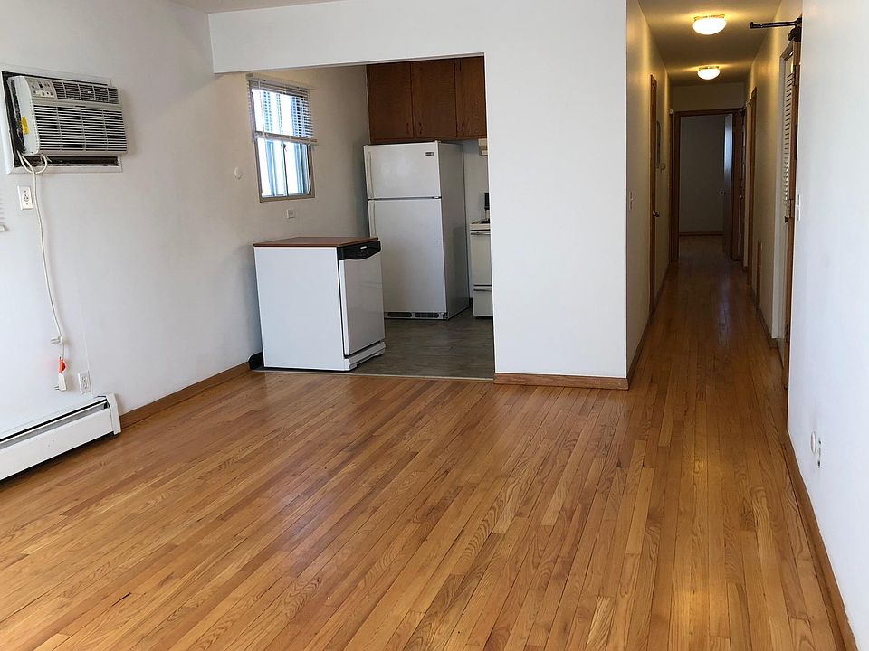 1st image of 372 Cleveland Ave N #3sq5ntnkv