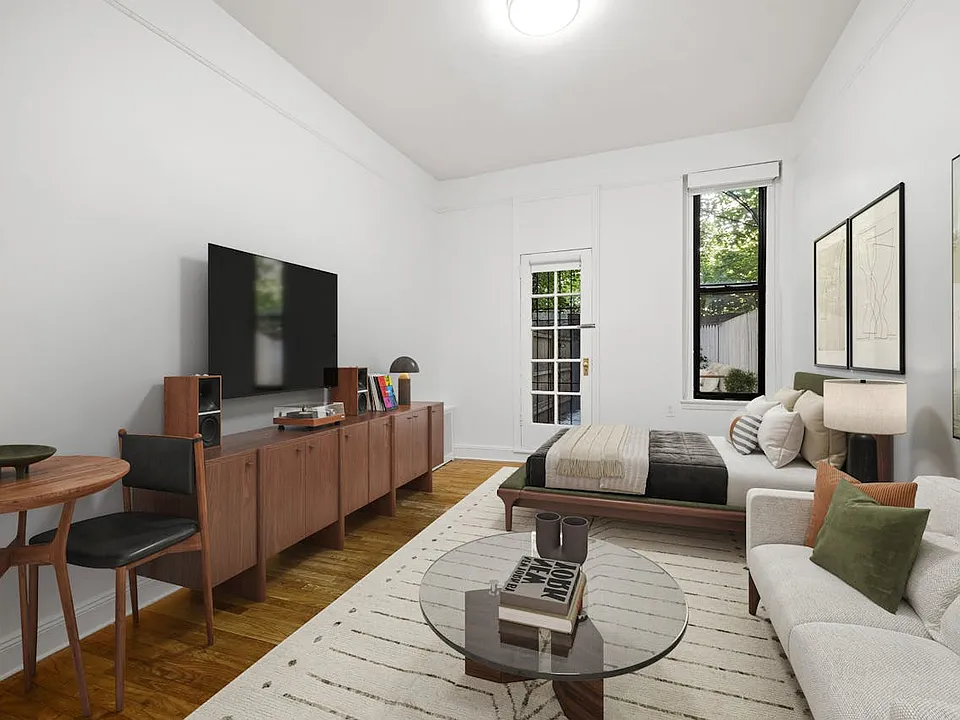 48 Greenwich Ave #1B