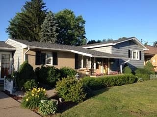 1st image of 2209 Manor Dr