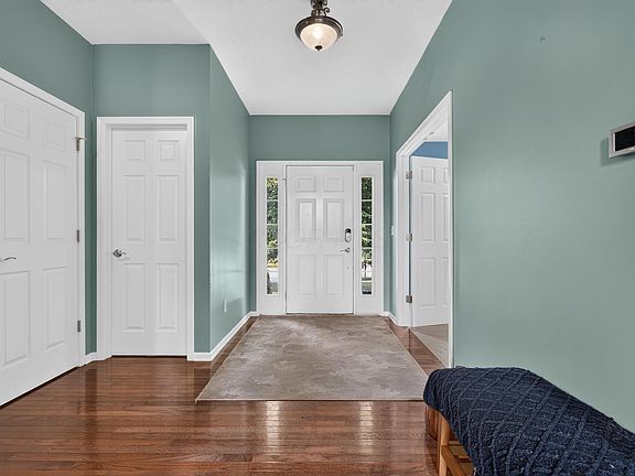 4th image of 183 Cherrytree Ln