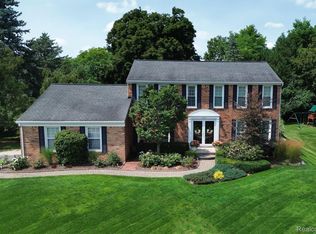 5544 White Hall Cir, West Bloomfield, MI 48323