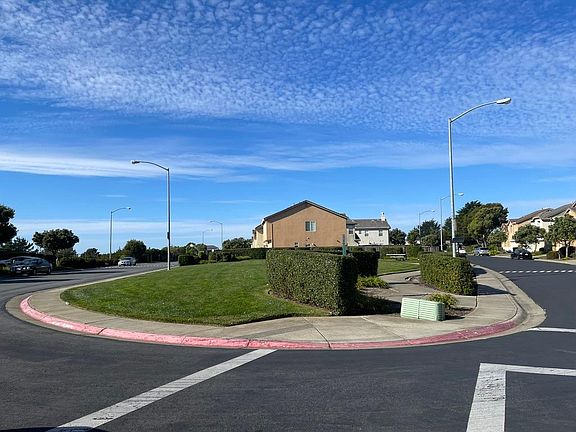 3rd image of 15 Lone Mountain Ct