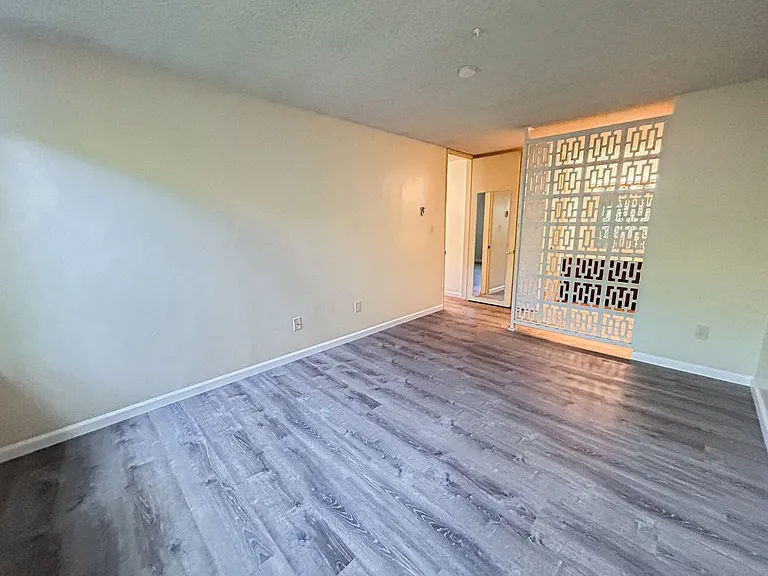 4675 Bancroft St #H — Photo 11