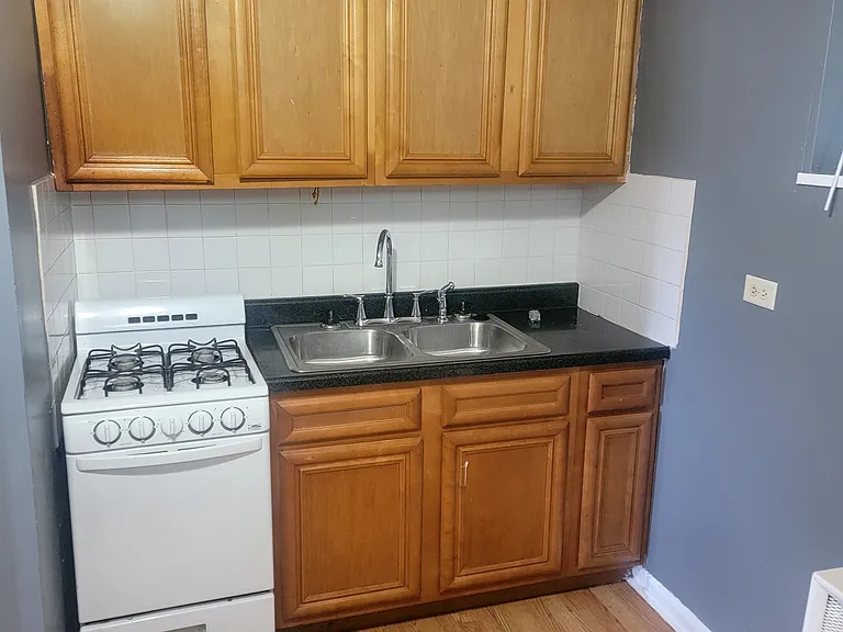 9915 S Wood St #12 — Photo 3