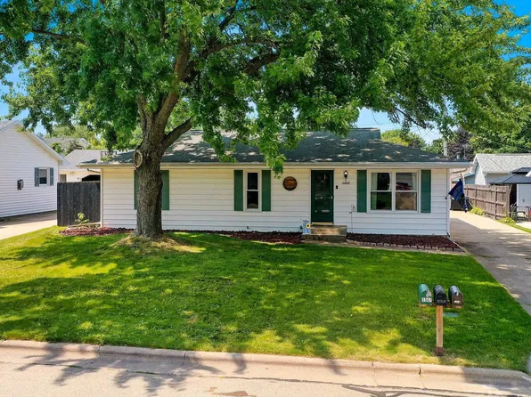 1567 Ames St, Neenah, WI 54956