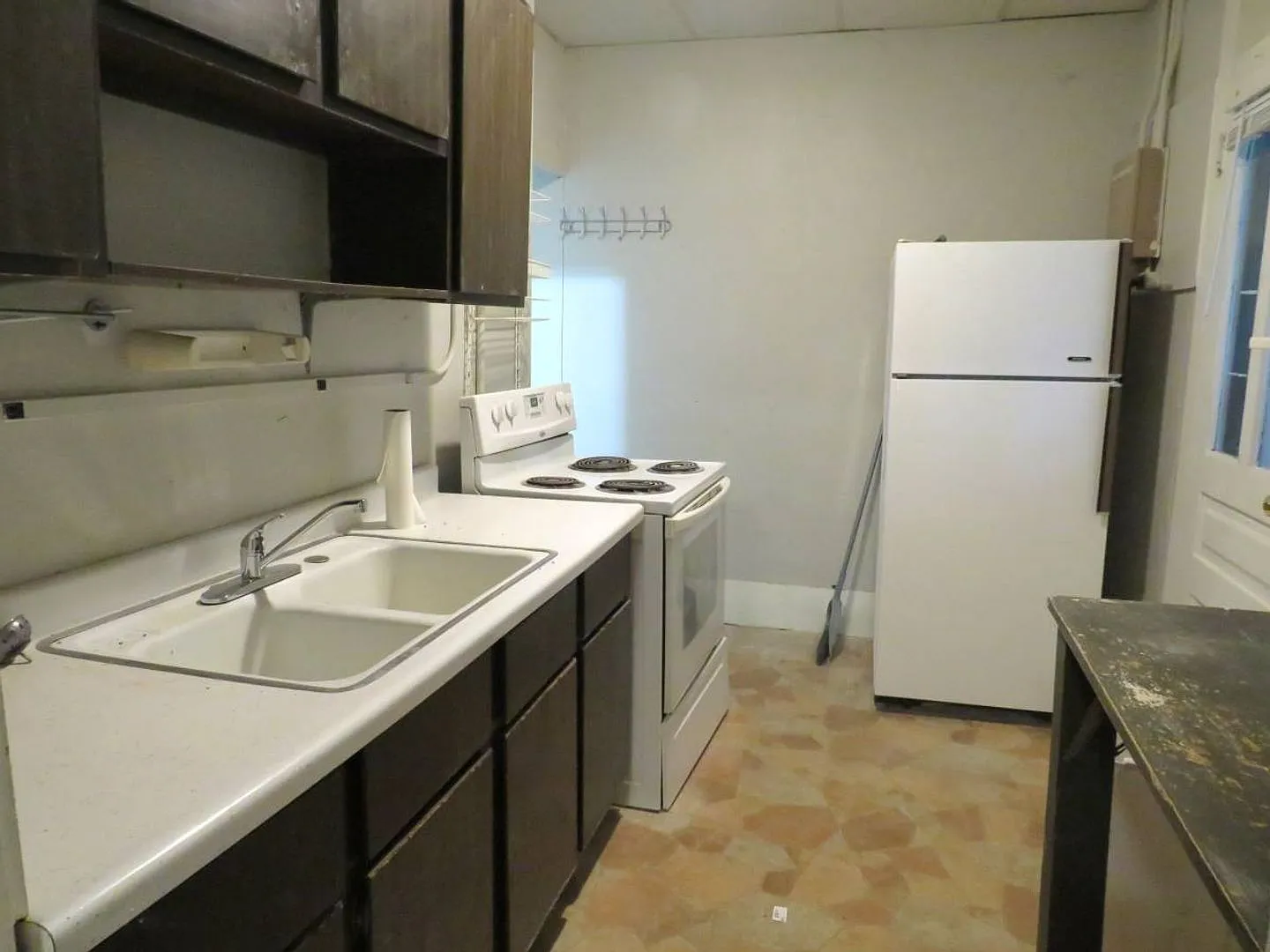 921 Main St — Photo 2