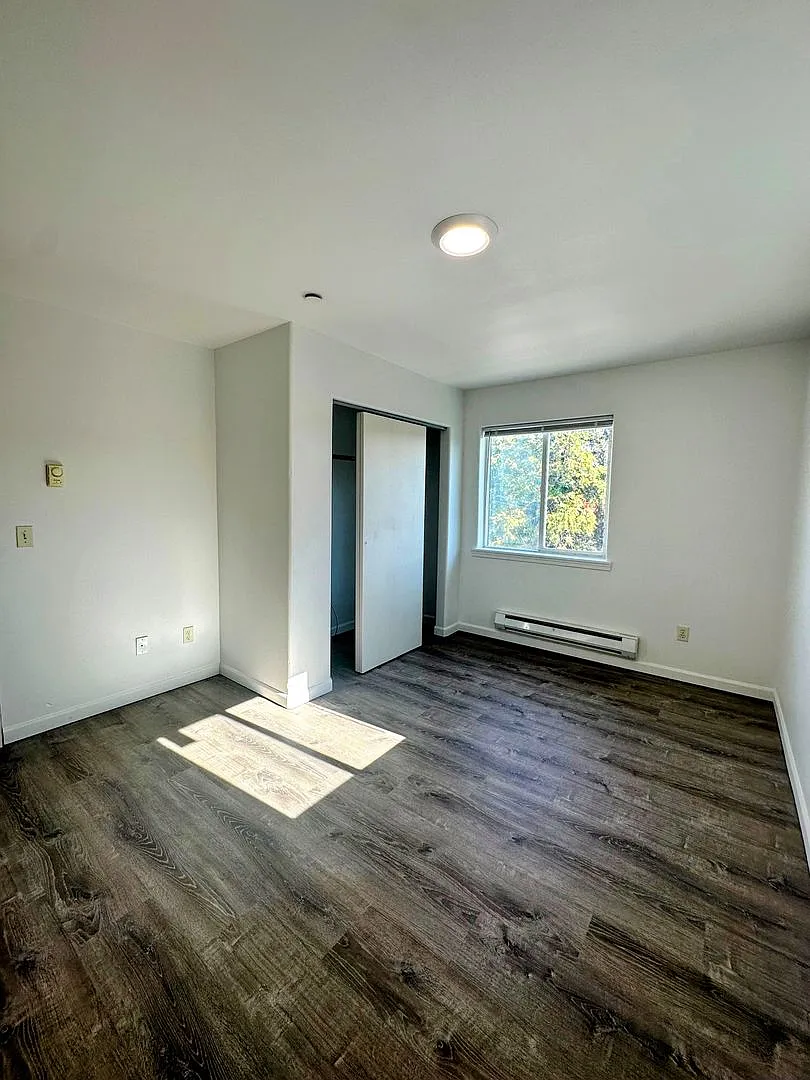 533 Methow St. Tri-Plex — Photo 4