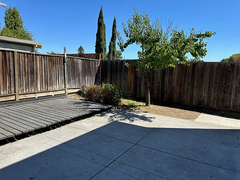 3028 Luedke Pl — Photo 20