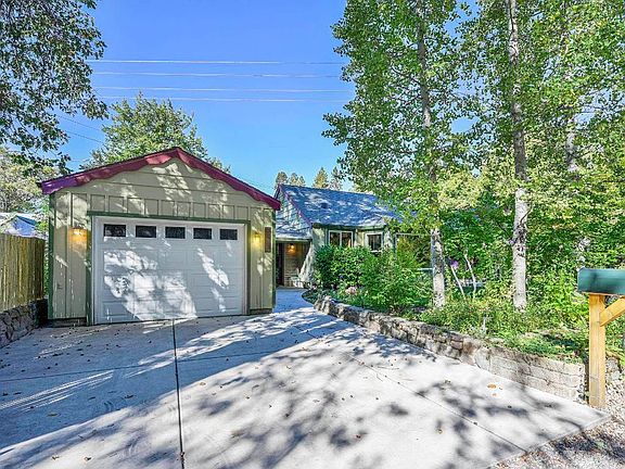 5th image of 925 Douglas Ln