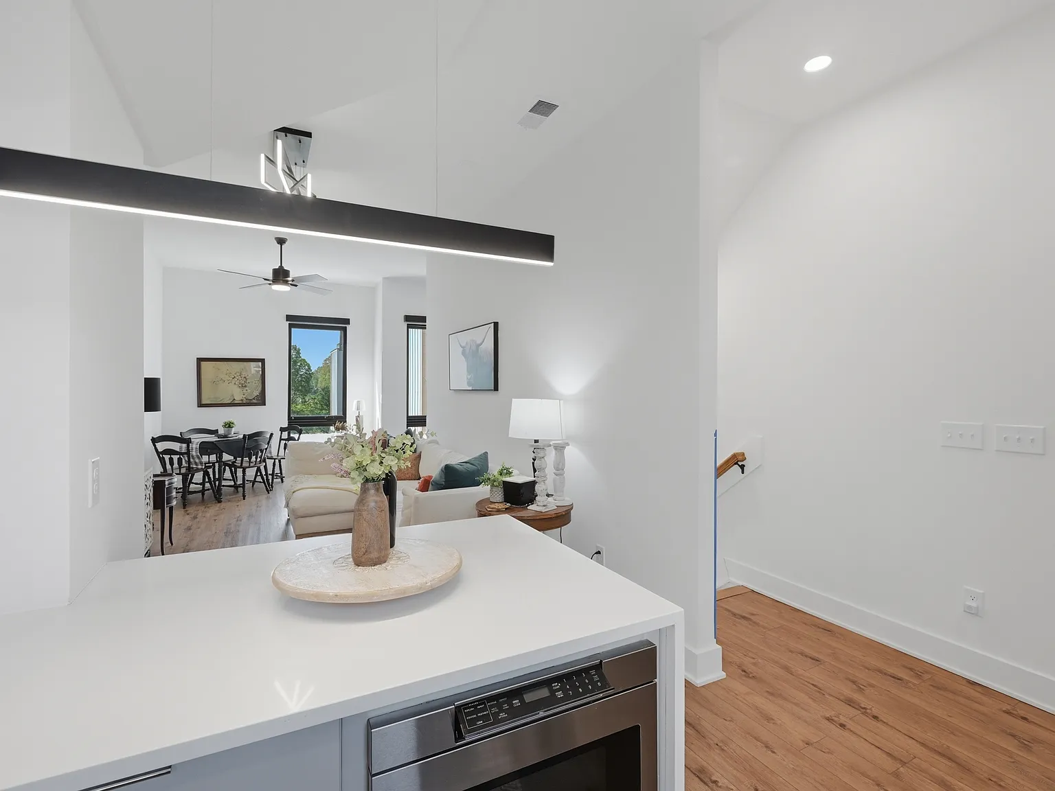 1 bed, 1.5 bath, 1264 sqft, $3,800 — Photo 3