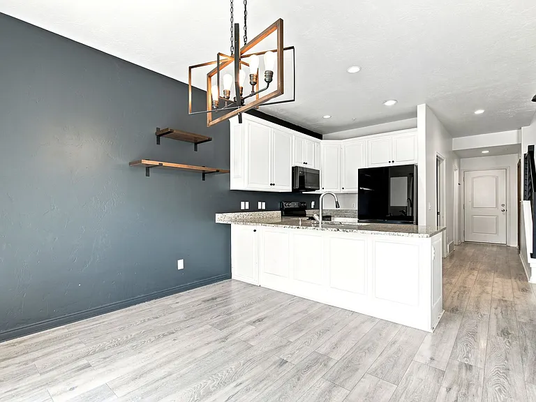 152 S 930th St E — Photo 10