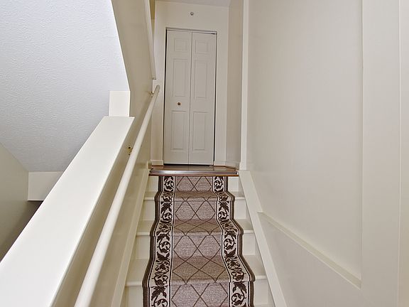 Modern Split-Entry/Two-Story