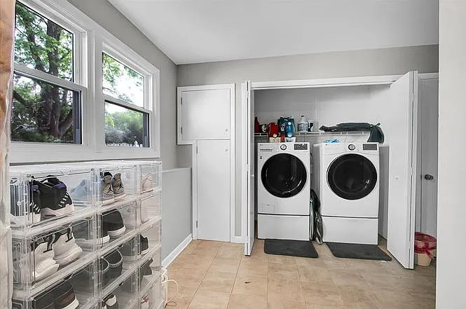 2080 Maplewood Cir — Photo 5