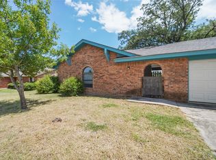 134 N 11th St, Jacksboro, TX 76458
