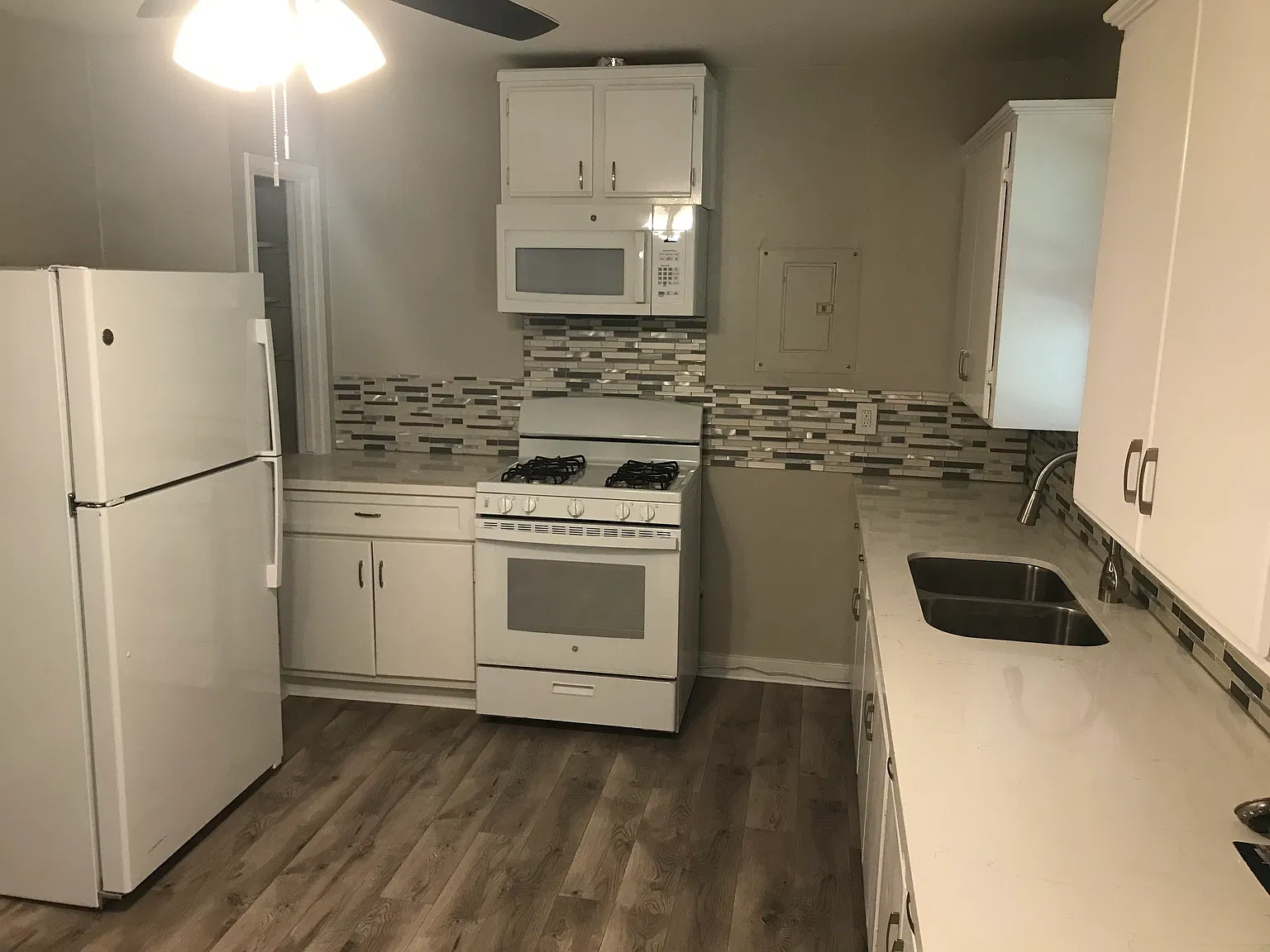 2 bed, 1100 sqft, $1,550 — Photo 3