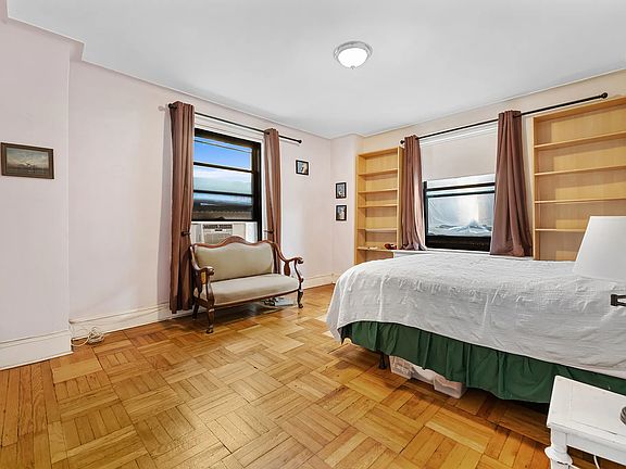 5th image of 300 W 108th St APT 2B