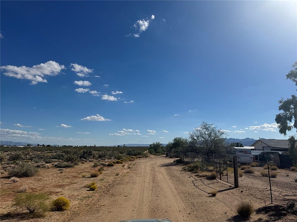 2nd image of 4960 Hoover Rd