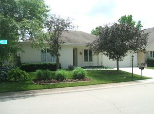 4793 Bishopsgate Dr, Carmel, IN 46033