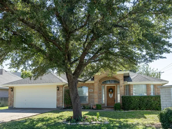 7450 Brittany Pl, Fort Worth, TX 76137