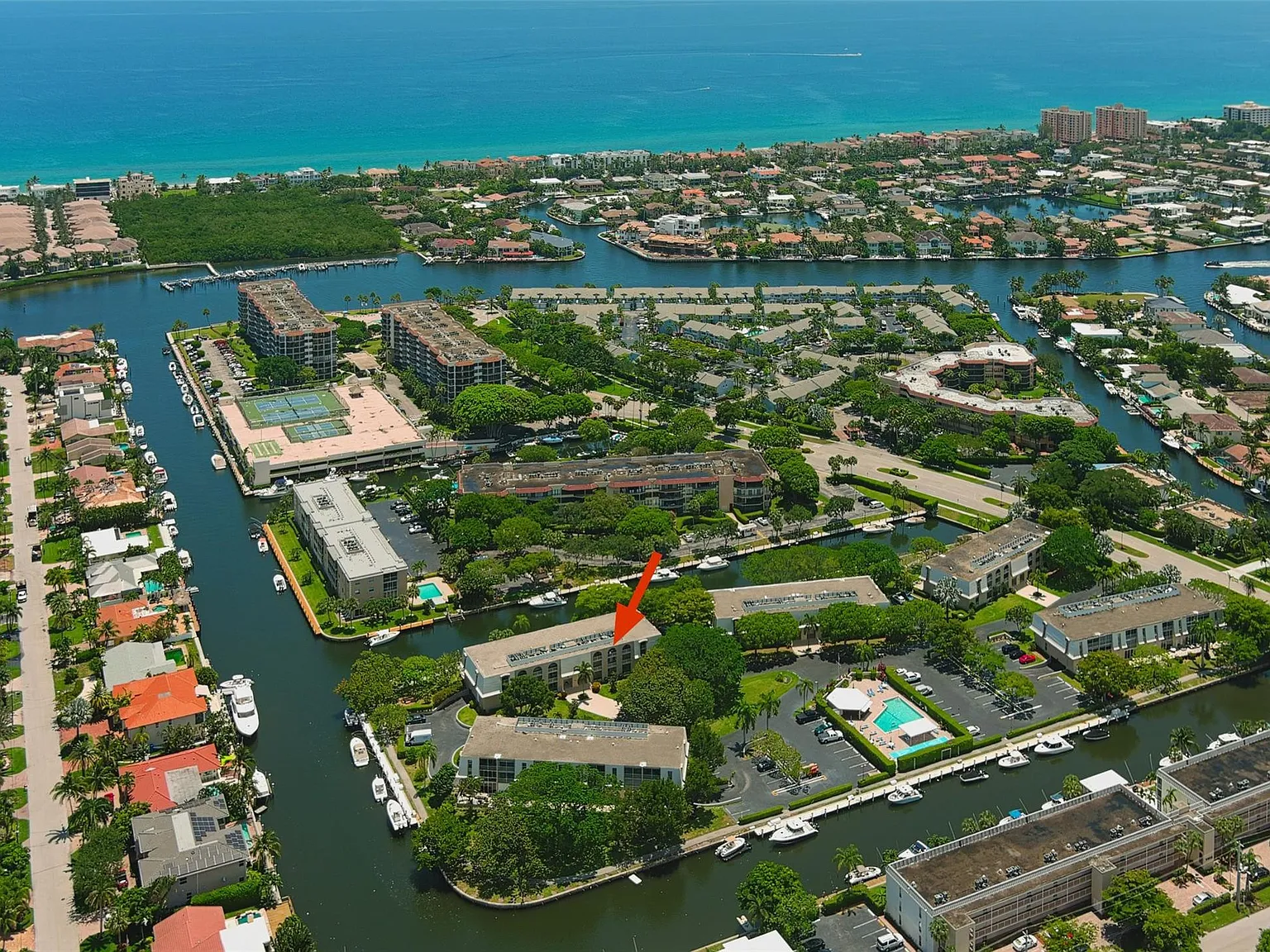 2 bed, 2.0 bath, 925 sqft, $3,300 — Photo 2