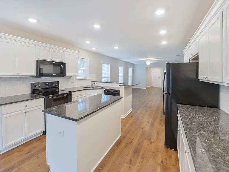 Ascot Landing - Single Family Homes — Photo 15