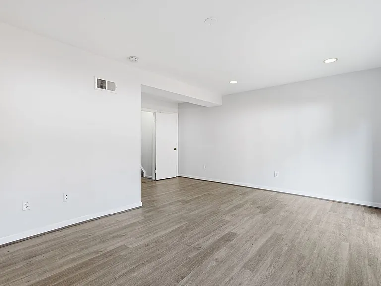 9178 Laurelwood Ct — Photo 5