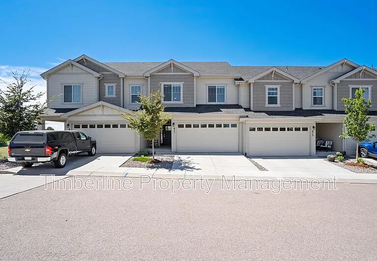 811 Marine Corps Dr — Photo 2