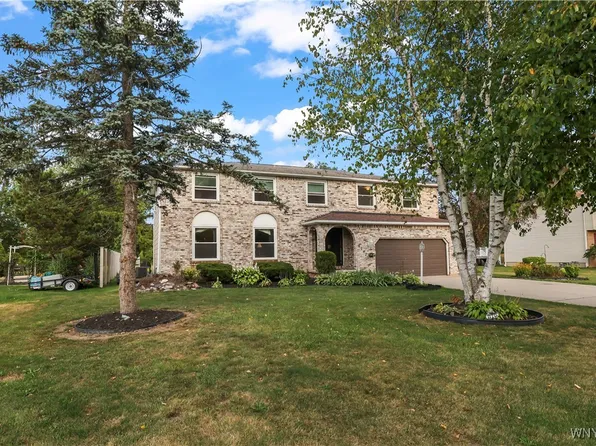 6747 Rose Ct, Niagara Falls, NY 14304