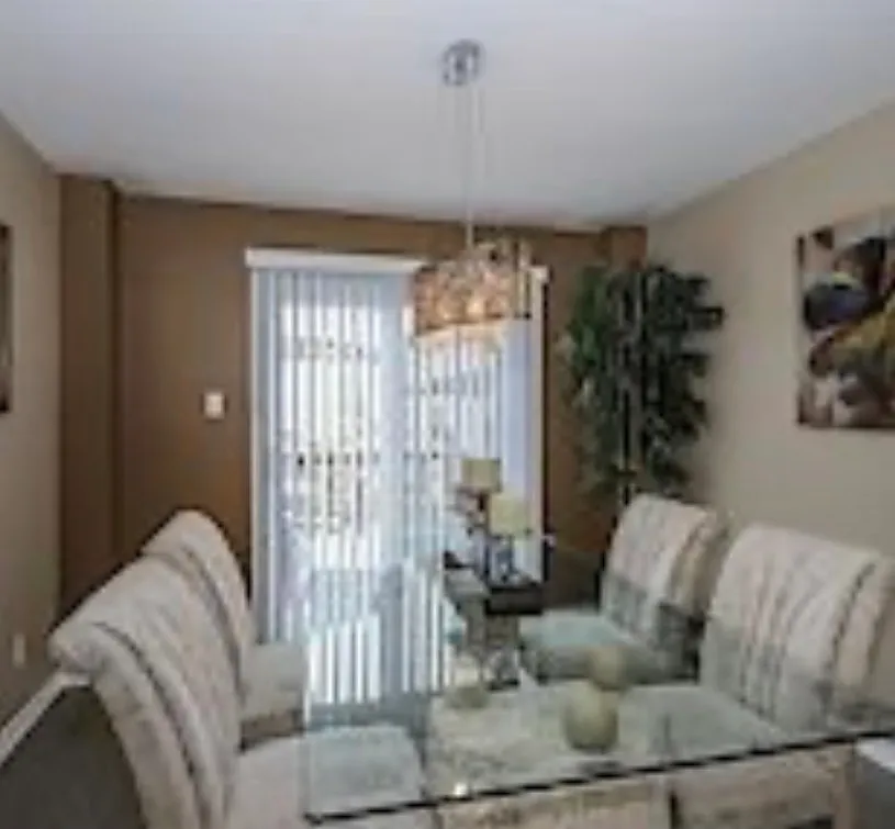 3 bed, 1300 sqft, $2,500 — Photo 4