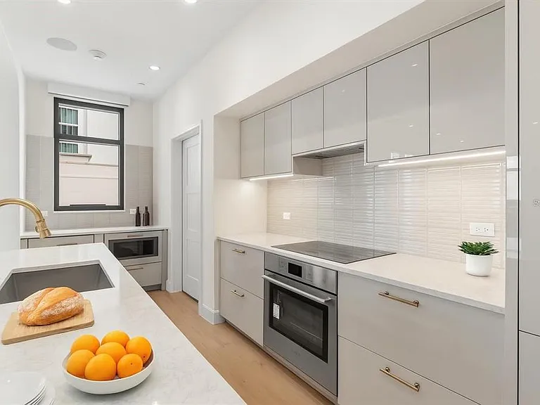 126 4th Ave NE #601 — Photo 16