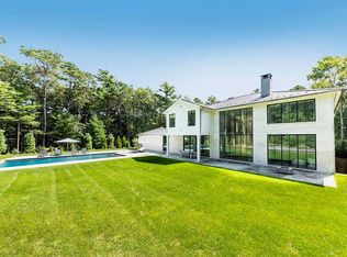 2 Old Pine Dr, East Hampton, NY 11937