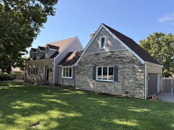 102 Circle Dr, Beloit, KS 67420