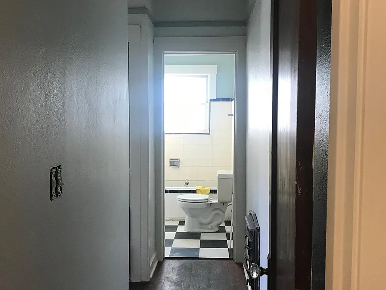 248 E University Blvd — Photo 10
