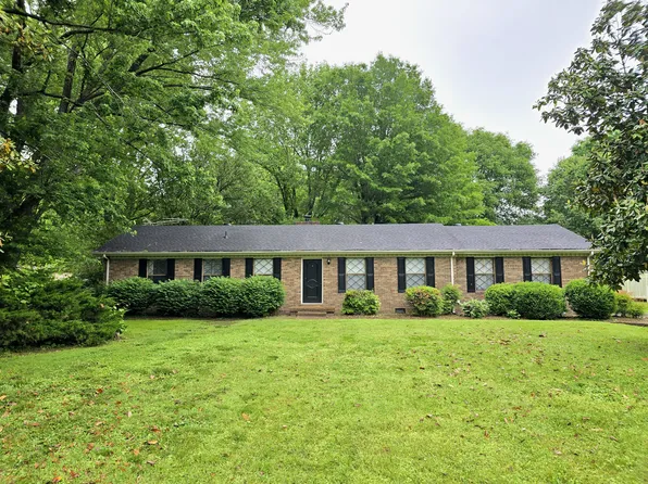 310 Greenfield Ln, Castalian Springs, TN 37031
