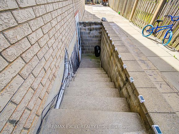 4th image of 13 Hepburn St #Basement