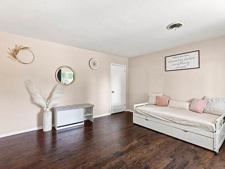 3707 Comanche Rd NE — Photo 7
