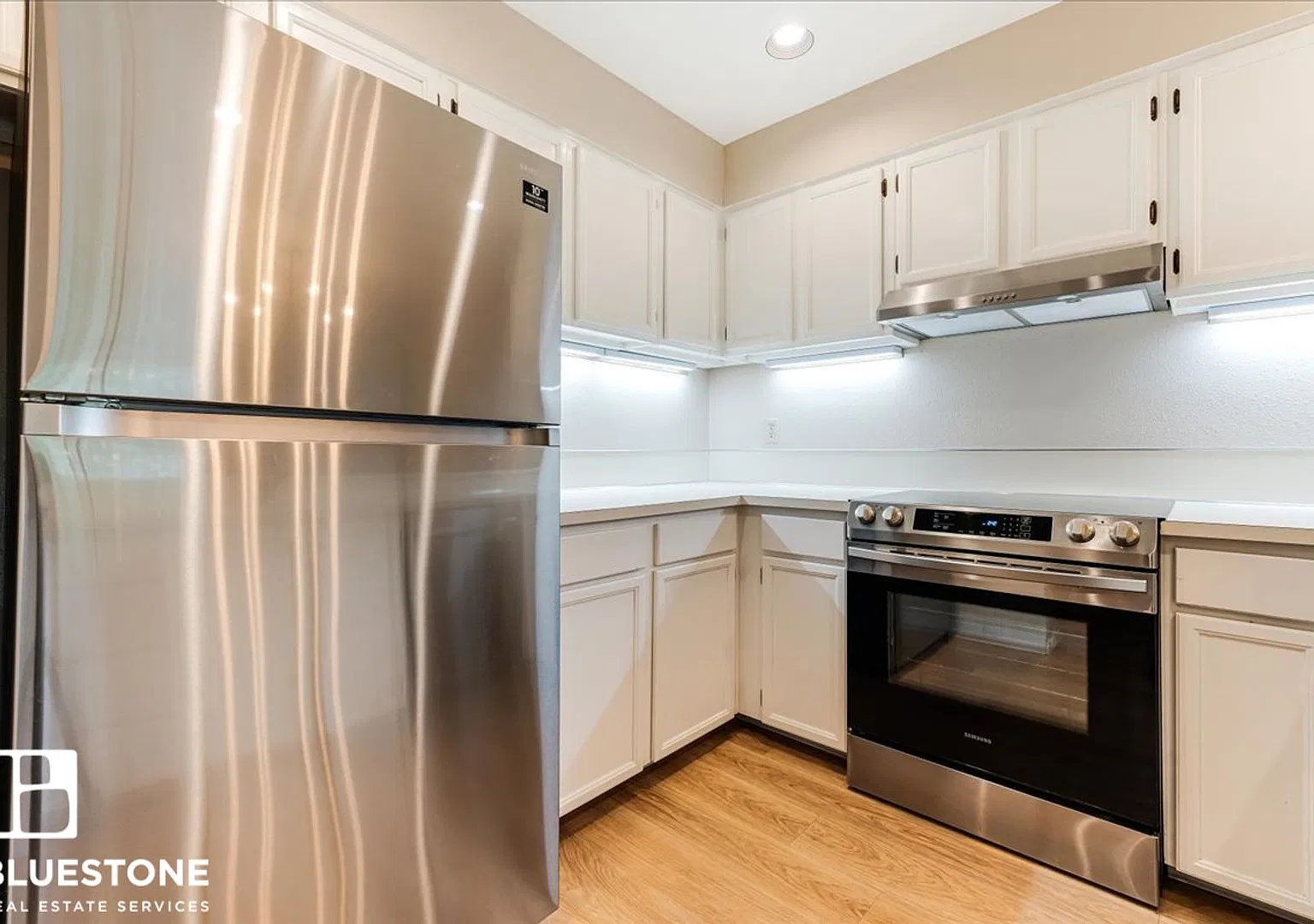 Can't beat the VIEW! Rare 2 bedroom 2 bath condo available NOW in Johns Landing! — Photo 2