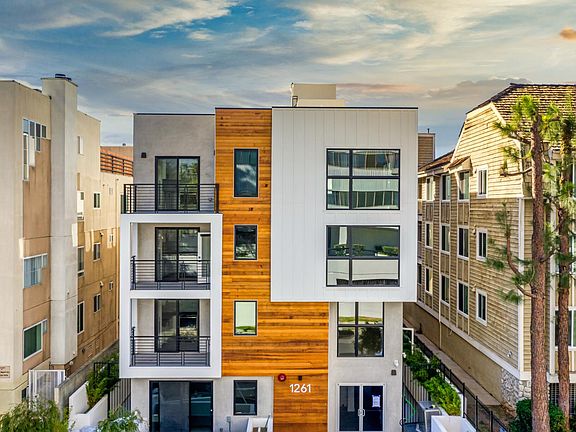 3rd image of 1261 Stoner Ave #101