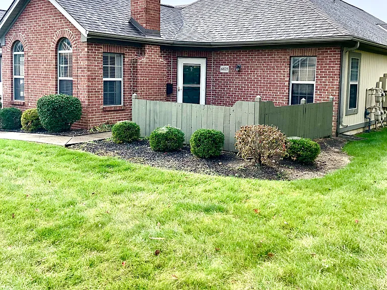 6835 Villabrook Dr — Photo 2
