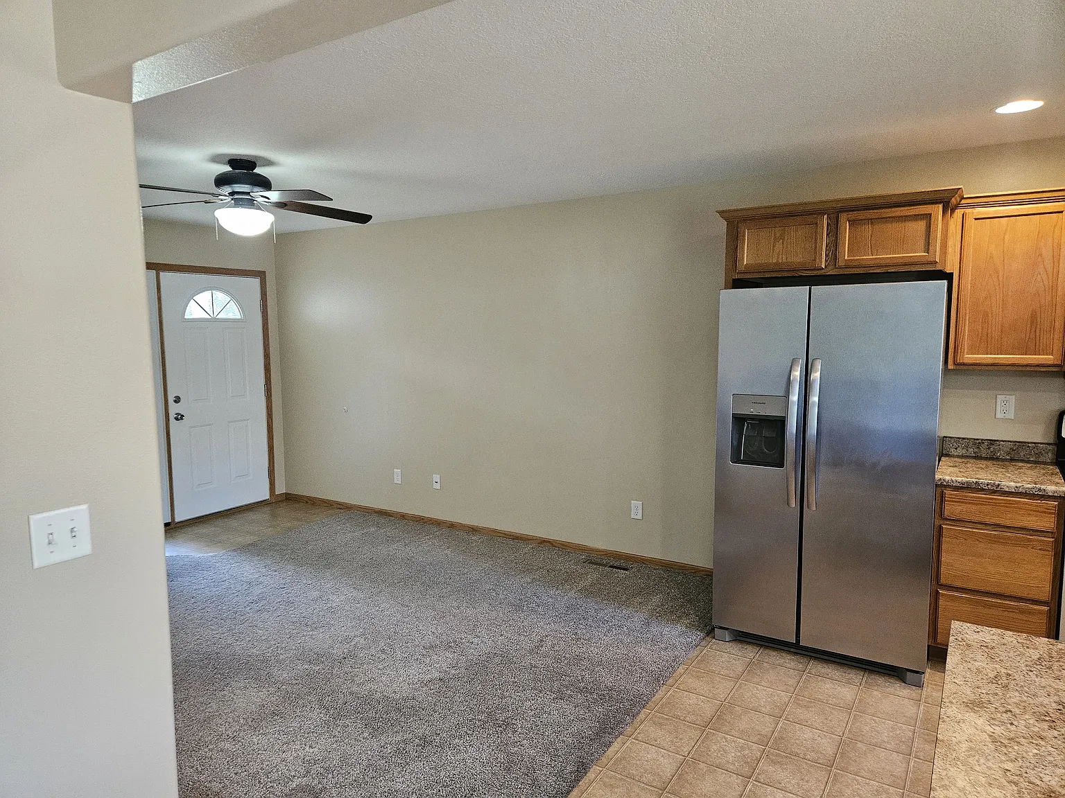 4 bed, 3.5 bath, 2067 sqft, $2,000 — Photo 4