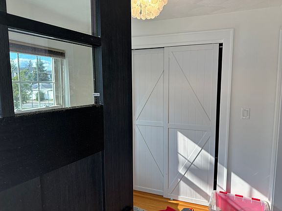 mudroom (front entrance)