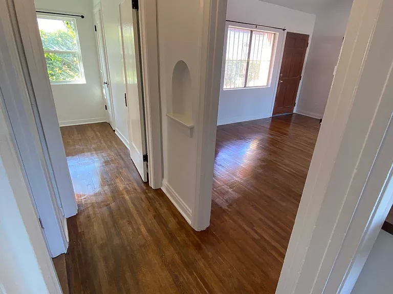 1134 N Evergreen Ave — Photo 8
