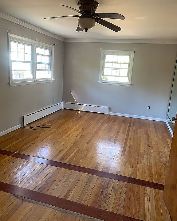 Large Bedroom 