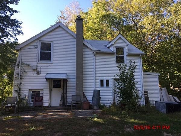 2nd image of 34 Pickering Rd