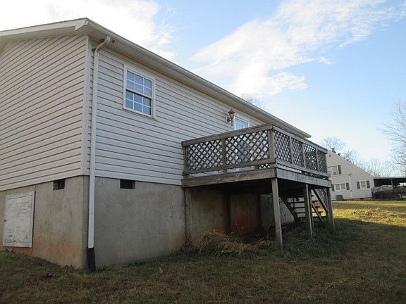 2nd image of 720 Peach Orchard Rd