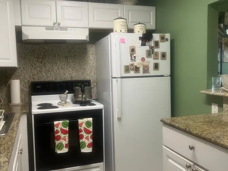 102 Sheffield E #102 — Photo 2