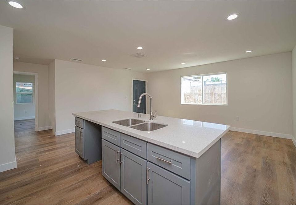 1st image of 326 E 73rd St #73-328B