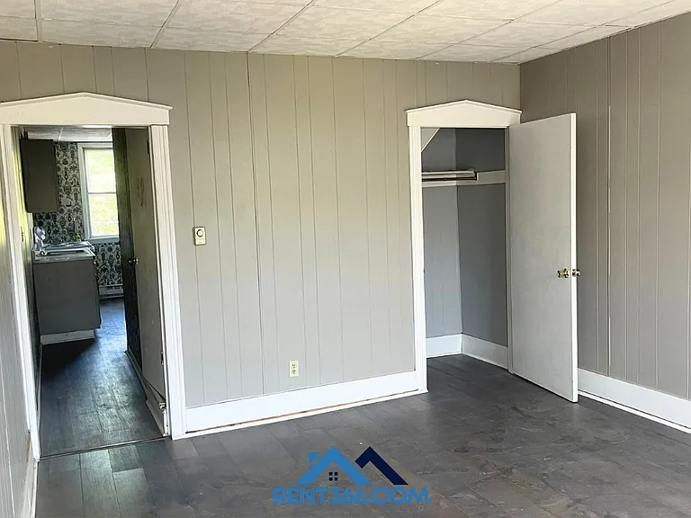 929 Center St #3 — Photo 7